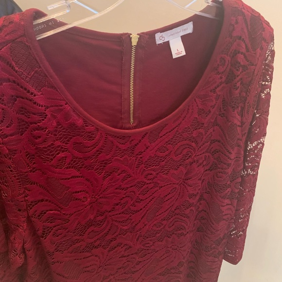 Wine color blouse with Lace sleeves lace front back gold color zipper - Picture 3 of 3